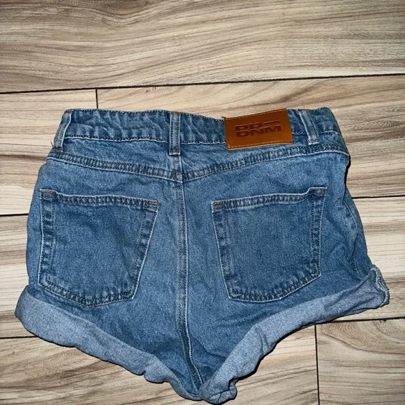 Princess Polly size 4 shorts - Picture 2 of 2